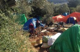 الرياح تقتلع خيم اللاجئين في جزيرة ساموس اليونانية 