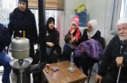 فلسطينيو سورية في البقاع يعتصمون داخل مكتب الأونروا احتجاجاً على تأخر صرف المعونة الشتوية 