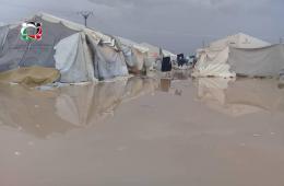 الشتاء.. يحل ضيفاً ثقيلاً على المهجرين الفلسطينيين في مخيم دير بلوط 
