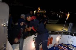 إيقاف 14 مهاجراً فلسطينياً حاولوا الهروب عبر قارب للخفر التركي 