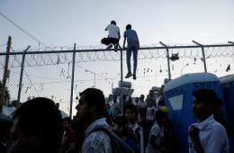 اليونان تعتزم إعادة آلاف المهاجرين إلى تركيا