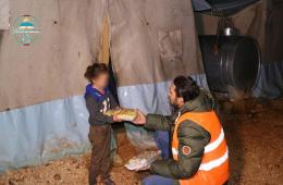 هيئة فلسطينيي سوريا للإغاثة توزع مساعدات غذائية شمال سورية 