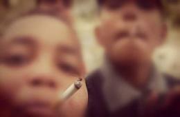 ظاهرة التدخين تنتشر بين الأطفال في مخيم سبينة 