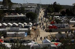 أطباء بلا حدود تنتقد تمديد عزل اللاجئين في مخيمات الجزر اليونانية