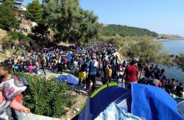 مهجرو جزيرة ليسبوس اليونانية يطالبون المفوضية الأوروبية تحسين ظروفهم المعيشية
