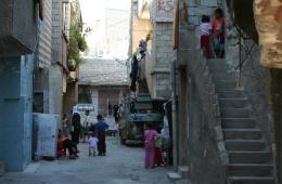 أزمة مواصلات حادة يشكو منها أهالي مخيم السيدة زينب بريف دمشق
