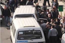 مخيم العائدين حمص.. أزمة المواصلات ترهق الطلاب والموظفين مادياً ونفسياً