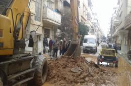 مخيم العائدين في حمص.. إصلاح أجزاء من شبكة المياه المتهالكة