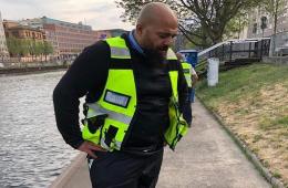 فلسطيني ينقذ مواطنة ألمانية من الغرق بعد محاولتها الانتحار