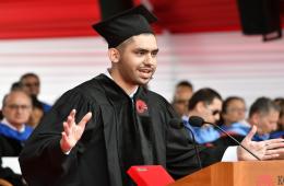 طالب فلسطيني يحقق المركز الأول في جامعة كوتش التركية 