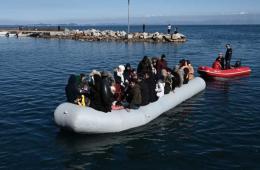 بينهم فلسطينيون. إنقاذ 450 مهاجر غير نظامي قبالة السواحل اليونانية