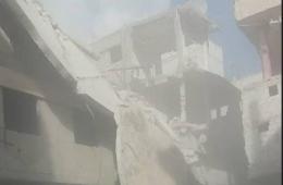 انهيار مبنى في مخيم اليرموك وتحذيرات من سقوط مبانٍ أخرى