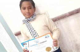 طفل من أبناء مخيم جرمانا يحقق المركز الأول في الحساب الذهني 