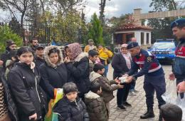السلطات التركية تضبط 144 مهاجر بينهم فلسطينيون
