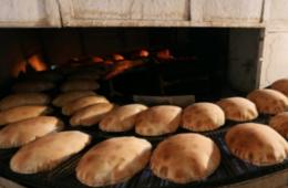 نشطاء يطالبون بحل أزمة الخبز في مخيم الحسينية ويتهمون المخابز بالفساد