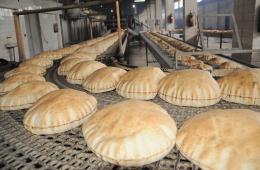 قلة كمية مادة الخبز.. تحرم أهالي مخيم جرمانا من مخصصاتهم اليومية  