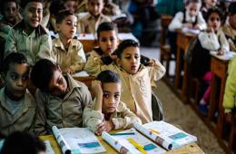 شاهد: نصف أطفال فلسطينيي سورية محرومون من التعليم في مصر 