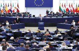 الاتحاد الأوروبي يوافق على تشديد قيود الهجرة ويقر 10 تشريعات جديدة 