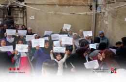 فلسطينيو سوريا يعتصمون في مخيم شاتيلا احتجاجًا على تأخير المساعدات