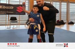 طفل فلسطيني يتوج بلقب بطولة النمسا للكيك بوكسينغ