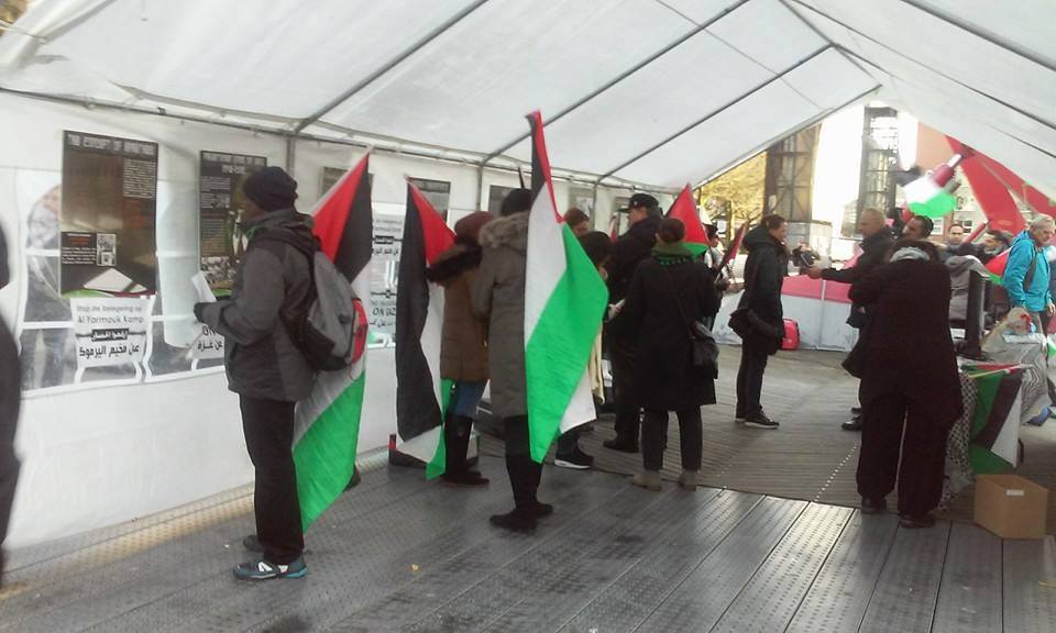 Solidarity Sit-in by the Palestinians of Netherlands to End the Siege of Yarmouk and Gaza.