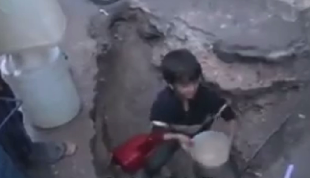 Water Cut Forces the Yarmouk Residents to Drink Polluted Water Wells.