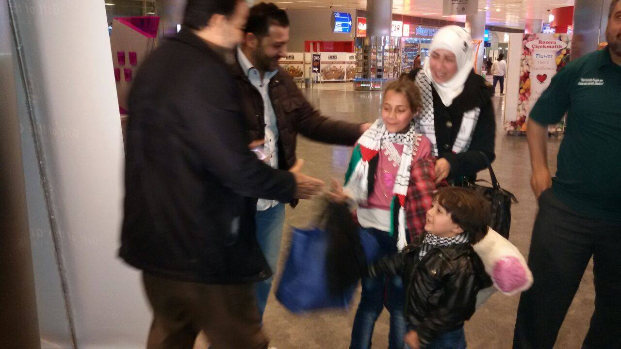 A Palestinian Syrian Young Girl Manages to Enter Turkey and Meet her Mother after 3 Years of Separation.