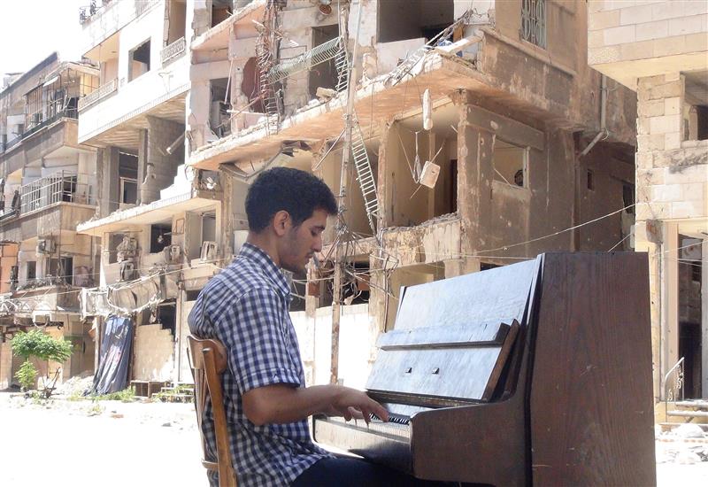 Palestinians of Syria Conference Honors the Palestinian Artist "Ayham Ahmed"