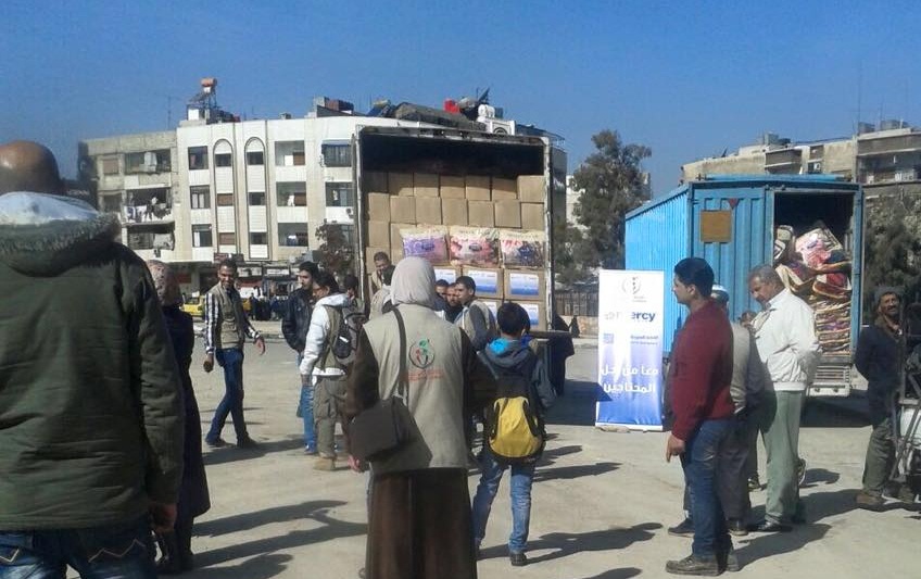 Al Marhama Convoy Prepares to Distribute Aid to the Yarmouk Residents in Yelda