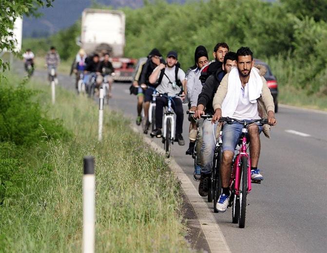 Palestinian Syrian Refugees use Bicycles to Cross into Europe