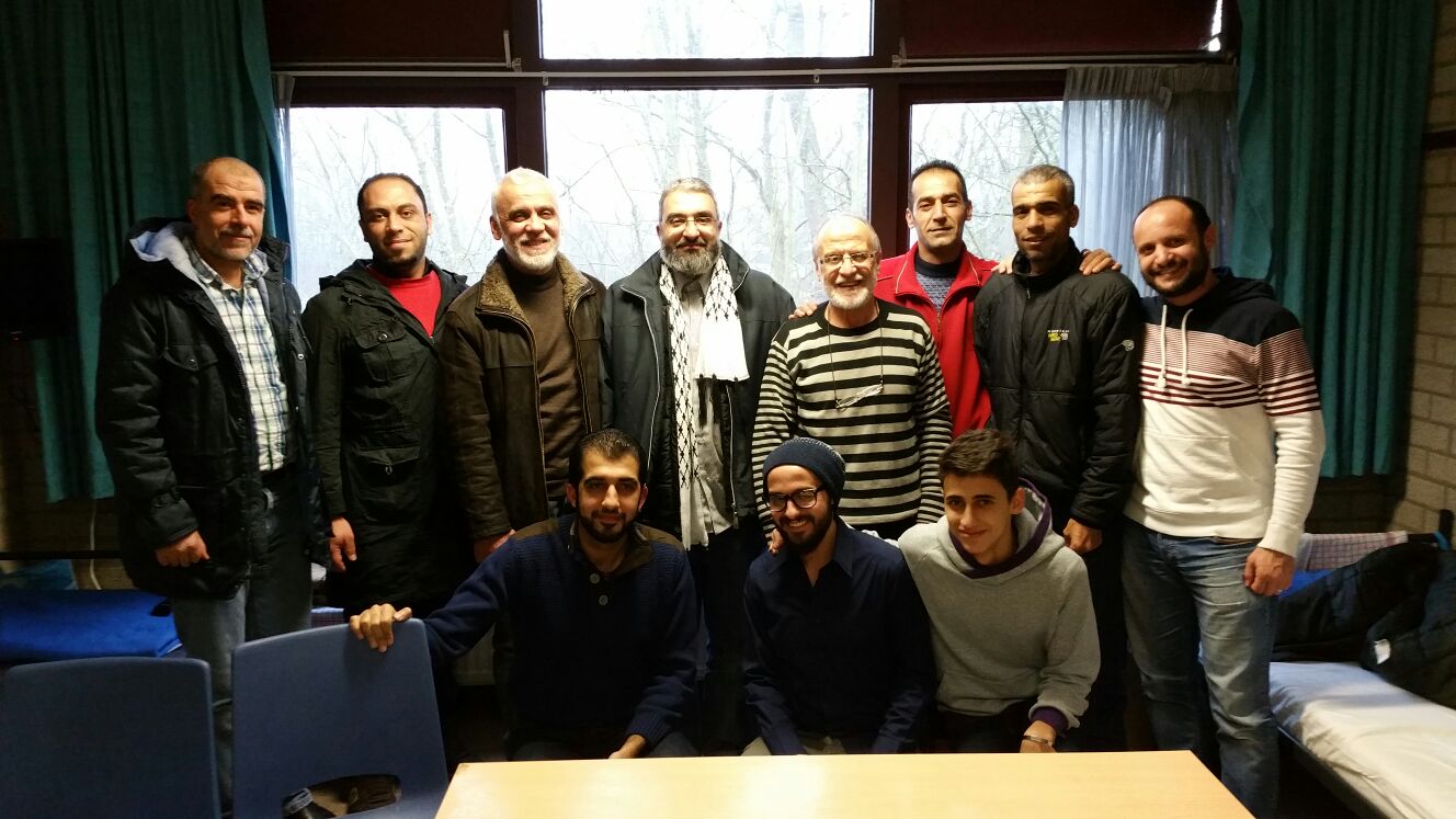 NGOs organise a tour of Palestinian refugees from Syria in two refugee centres in the Netherlands.
