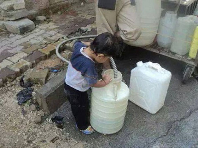 Al-Yarmouk camp with no running water for (532) Days.