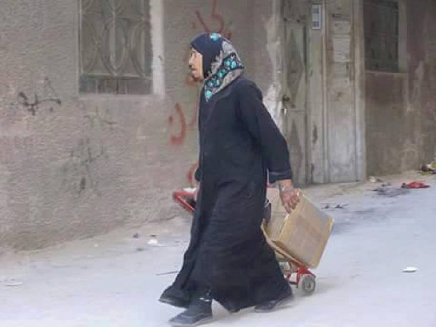 Dozens of Elderly Civilians in Yarmouk Camp Left on the Breadline