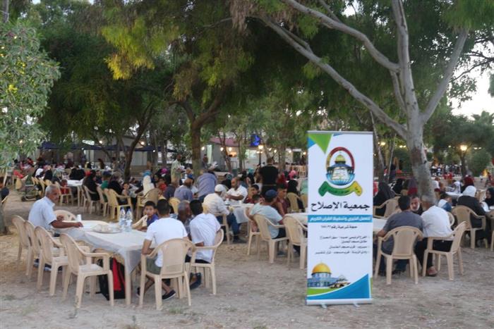 Iftar Meal Held for Displaced Palestinian Families from Syria in Sidon 