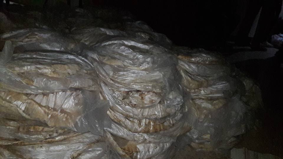 Palestine Liberation Organization to distribute 1500 pieces of bread to the residents of Yarmouk camp