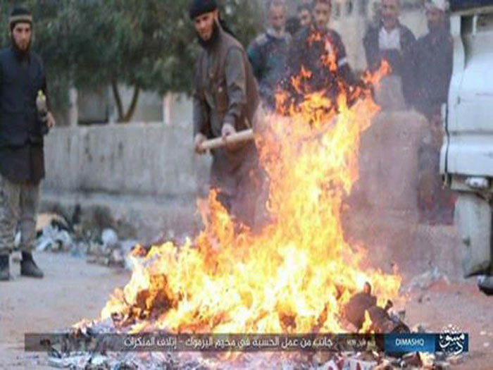ISIS’s “Hesba” device in Yarmouk camp destroys the evil