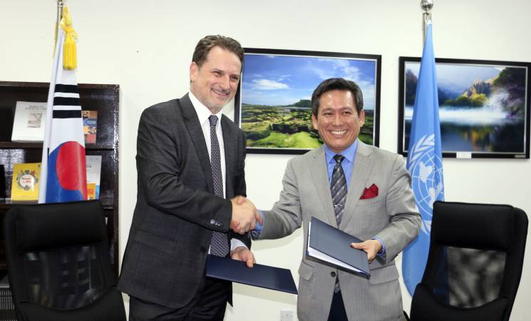 South Korea donates 500 thousand dollars to UNRWA’s educational and medical services for the Palestian-Syrian refugees in Jordan