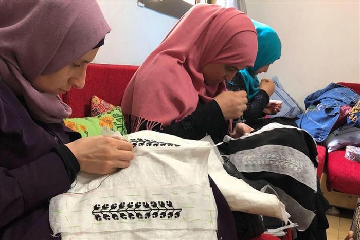 Displaced Palestinian Women Turn to Handicrafts to Provide for Their Families