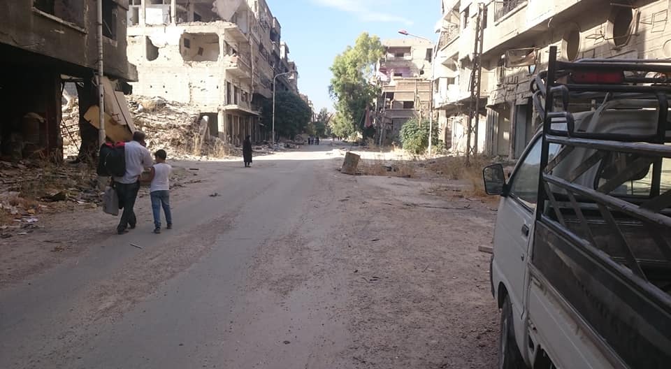 Hundreds of Displaced Families Inspect Their Houses in Yarmouk Camp