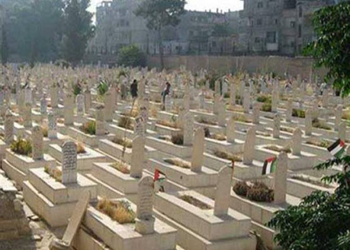 Residents of Yarmouk Camp Denied Right to Bury Their Relatives at Local Cemetery 
