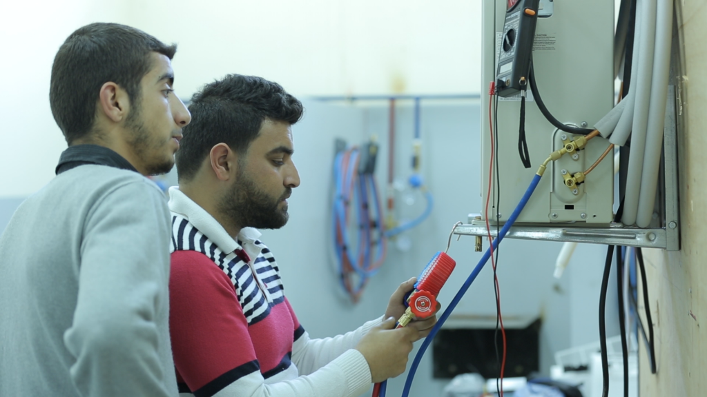 Lebanon Vocational Center Offers University Grants to Palestinians from Syria