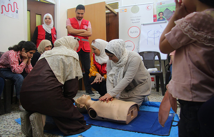 First Aid Training Courses Held in Yarmouk Camp