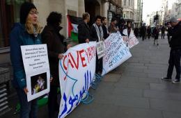 Dozens of Palestinian Refugees Sit-in in Britain in Solidarity with Yarmouk.