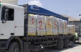 Swedish campaign distributes aid to Al-Yarmouk’s people in Yalda Town.