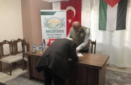 Charity Group Delivers Aids to Palestinian Families South of Turkey